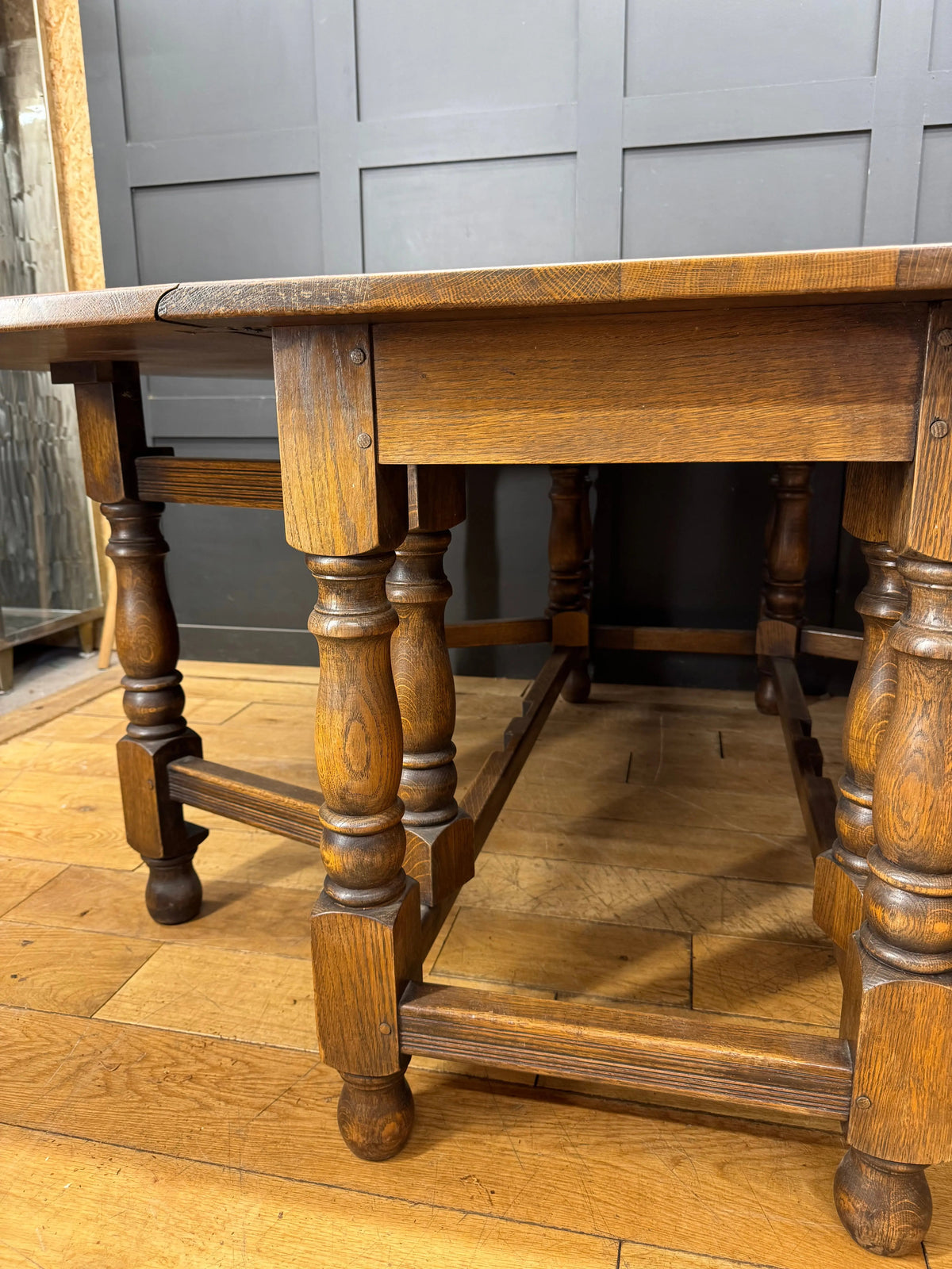 Large Solid Oak Gateleg Dining Table Drop Leaf Kitchen Table Sideboard
